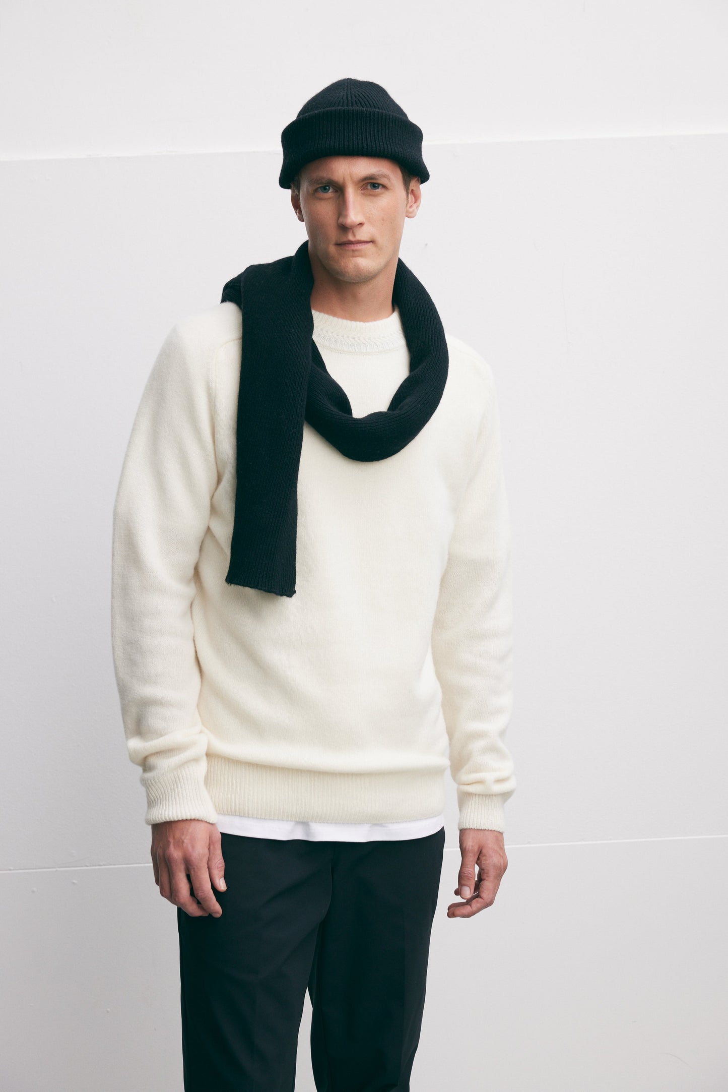 Round Neck Knit