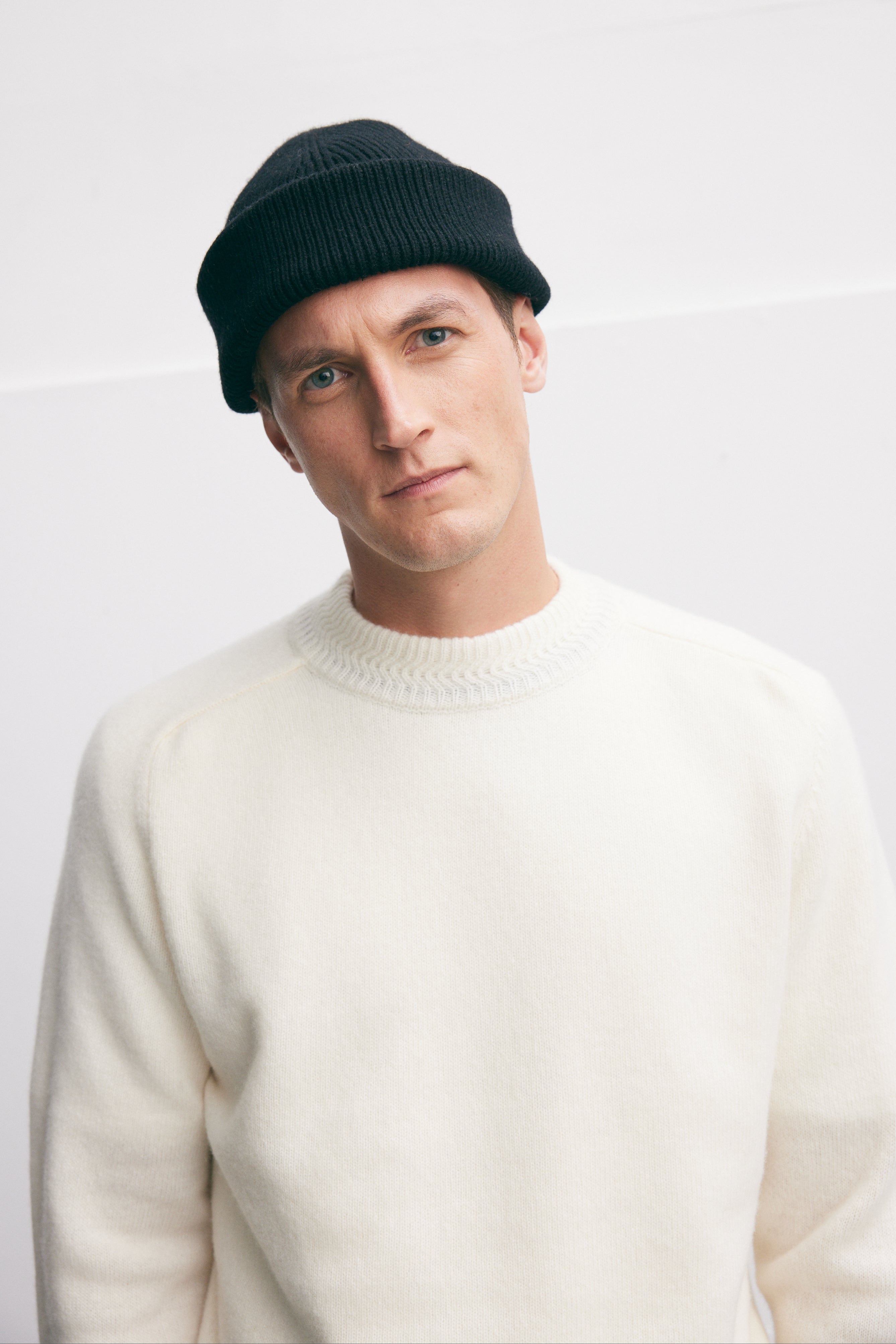 Round Neck Knit